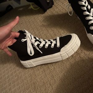 Super cute platform sneakers